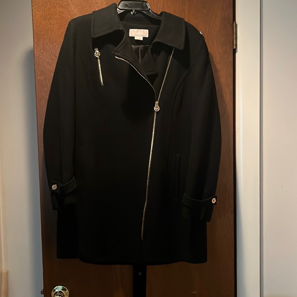 EUC Black and gold winter Coat with belt for around the waist